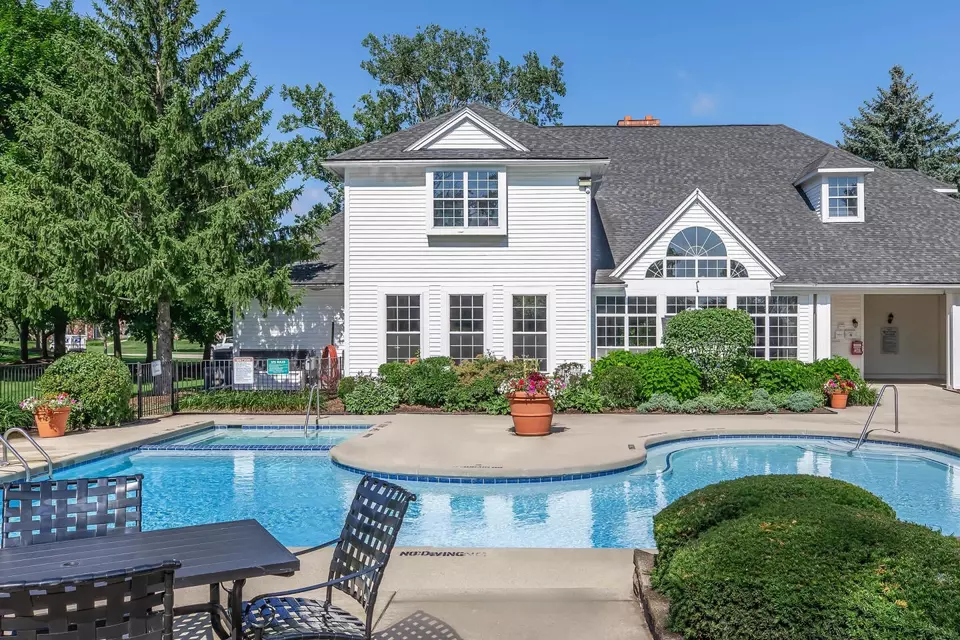  13 W 13 Mile Rd #06-4932, Madison Heights, MI 48071 photo 2