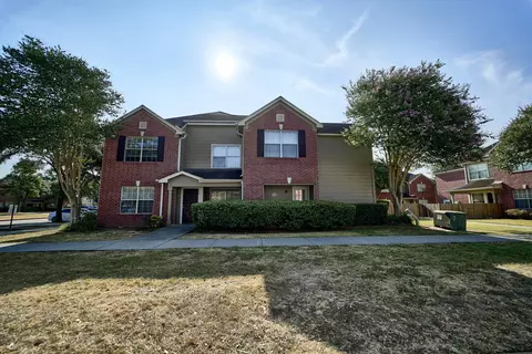 1100 S Cherry St #3-302, Tomball, TX 77375