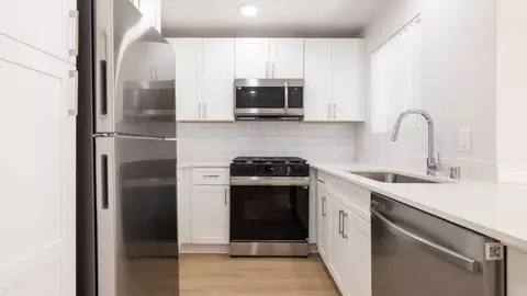 5325 Oak Park Ln #120, Oak Park, CA 91377