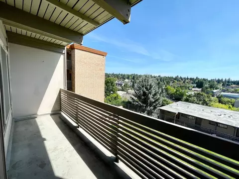 5000 22nd Ave NE #304, Seattle, WA 98105