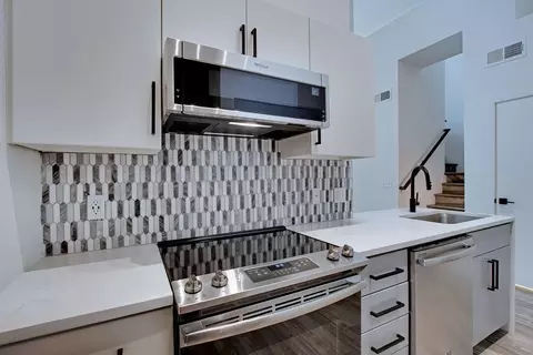 18440 N 68th St #4084, Phoenix, AZ 85054