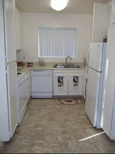 1913 West Dr #20, Vista, CA 92083