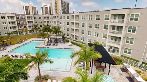 2220 W First St #252, Fort Myers, FL 33901