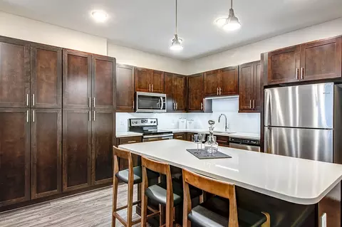 7201 W 80th St #620, Overland Park, KS 66204