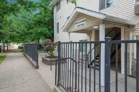 340 SE 148th Ave #4E, Portland, OR 97233
