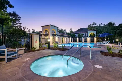 45 Rincon Dr #104A, Camarillo, CA 93012