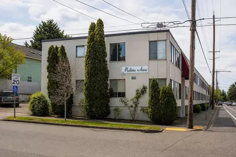 7720 E Burnside St #101, Portland, OR 97213