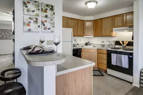 902 Wallington Cir #01101, Greenwood, IN 46143