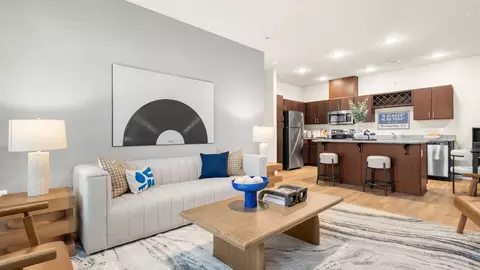 2110 Beacon Pkwy #104, Granger, IN 46530