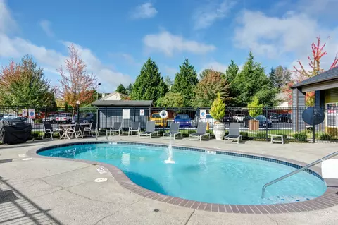 133 124th St SE #F104, Everett, WA 98208