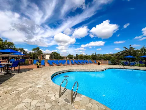 2200 Hassell Rd #2000303, Hoffman Estates, IL 60169