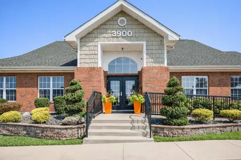 3900 Armstrong Ct #3903-05, Jeffersonville, IN 47130