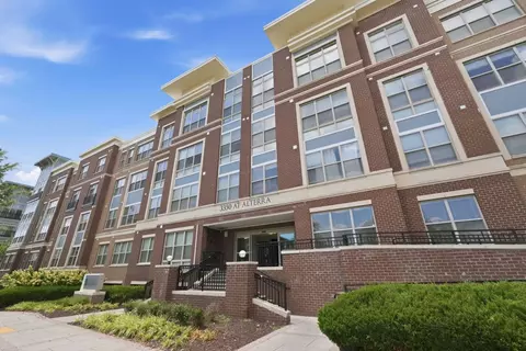 3350 Toledo Ter #140, Hyattsville, MD 20782