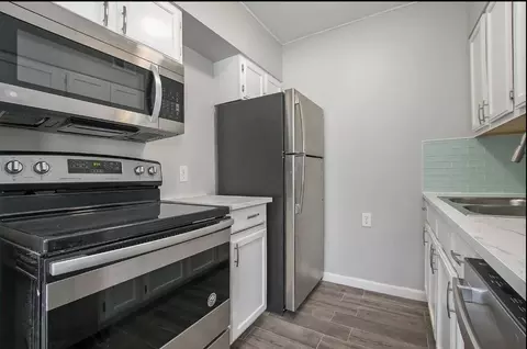 1301 Brush Creek Blvd #1307-2E, Kansas City, MO 64110