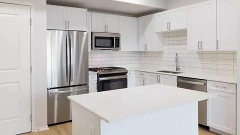 5211 Pacific Concourse Dr #1104, Del Aire, CA 90304