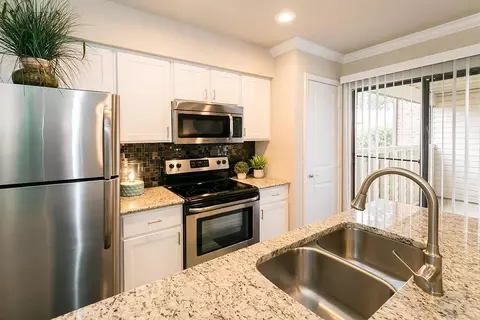 2452 Highway 121 #13-1302, Bedford, TX 76021