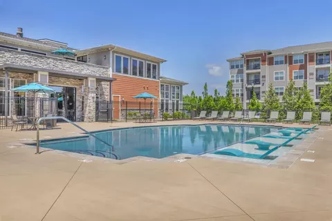 6301 N Klamm Rd #735, Kansas City, MO 64151