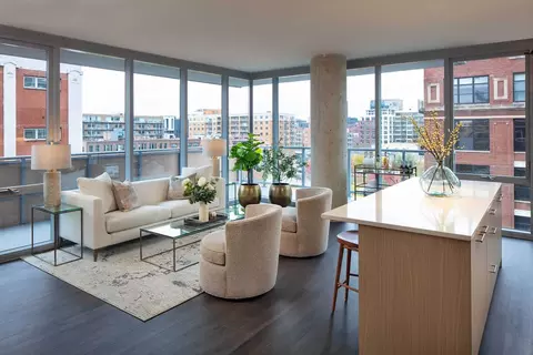 205 S Peoria St #1001, Chicago, IL 60607