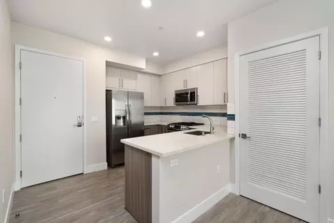 5550 Bonner Ave #412, Los Angeles, CA 91601