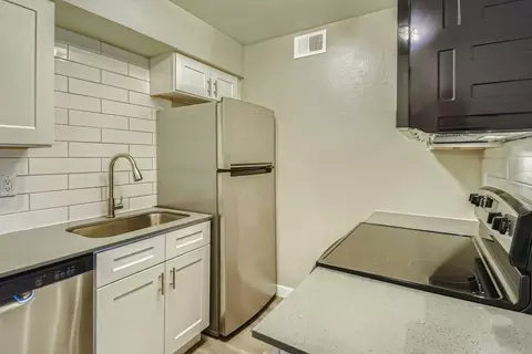 8080 N 51st Ave #164, Glendale, AZ 85302