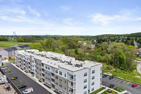 4000 Emerson Dr #1403, Mount Wolf, PA 17347