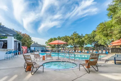 2327 Summer Creek Dr #104, Santa Rosa, CA 95404