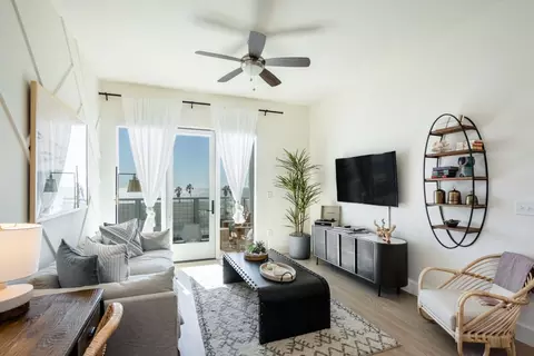 997 Vista Del Mar Pl #2-203, Ventura, CA 93001