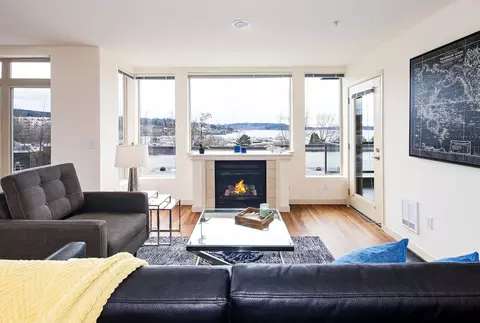 221 1st St #312, Kirkland, WA 98033