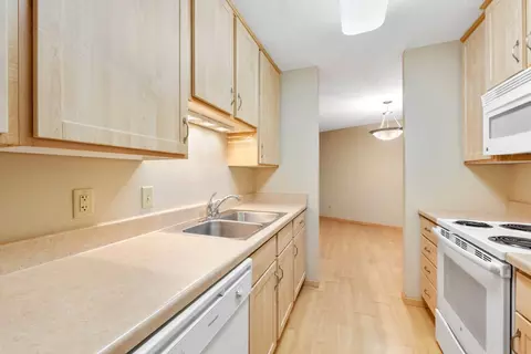 217 Nebraska Ave W #316, Saint Paul, MN 55117