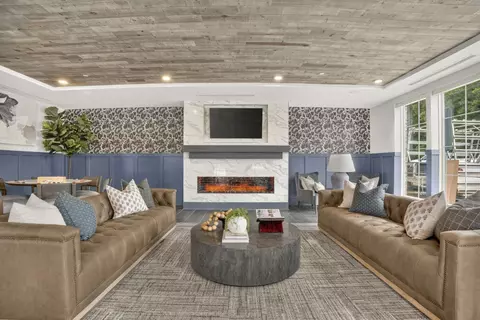 15208 Statesville Rd #302, Huntersville, NC 28078
