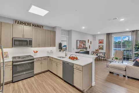 22 Scarborough Rd #B01-1218, Belle Mead, NJ 08502