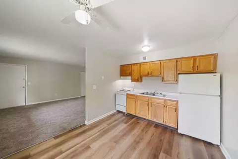 5011 Southside Dr #12-2, Louisville, KY 40214