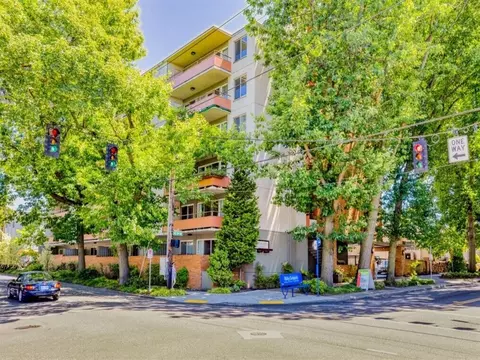 1532 NE 21st Ave #204, Portland, OR 97232