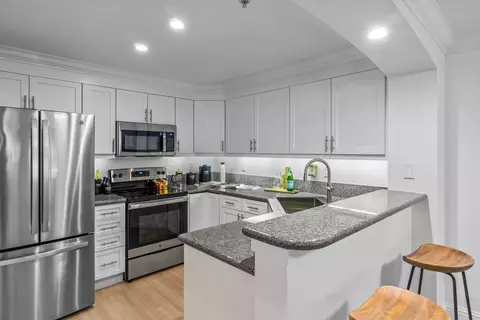 4311 Lake Washington Blvd NE #6114, Kirkland, WA 98033