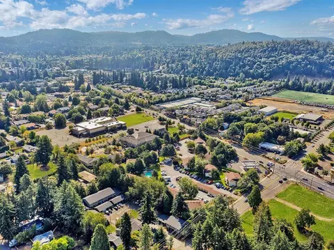 4114 SE 174th Ave #1, Portland, OR 97236