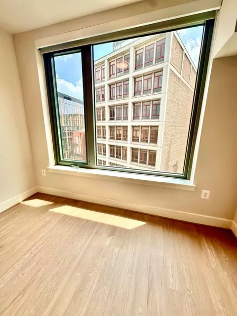 1355 17th St NW #301, Washington, DC 20036