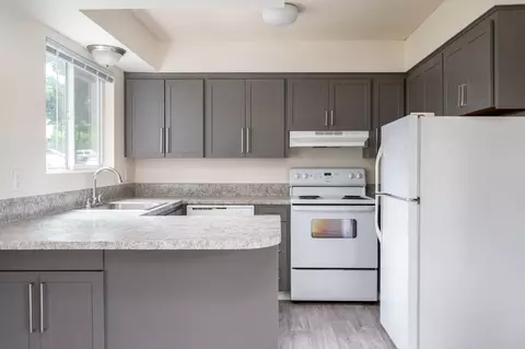 4925 SW 56th Ave #22, Portland, OR 97221