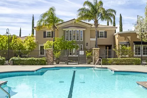 4450 El Centro Rd #1027, Sacramento, CA 95834
