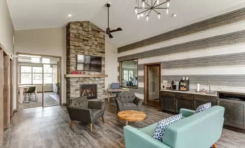 3750 Garden View Dr #211, Grand Forks, ND 58201
