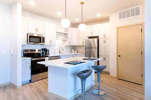 3914 Monona Dr #404, Madison, WI 53716