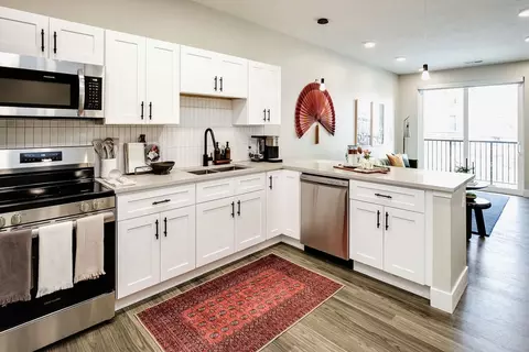 3902 Dodge St #335, Omaha, NE 68131