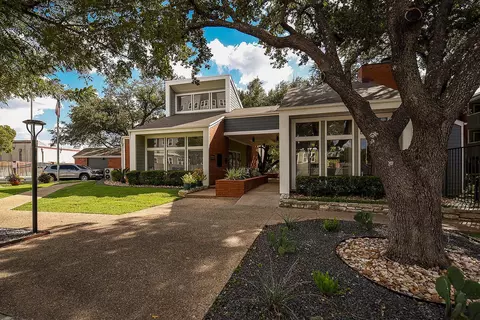 8524 Burnett Rd #105, Austin, TX 78757