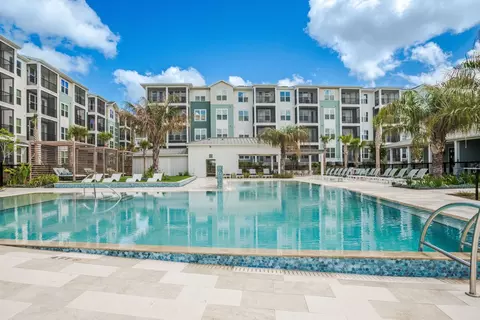 2420 Medicine Lake Dr #102, Apopka, FL 32703