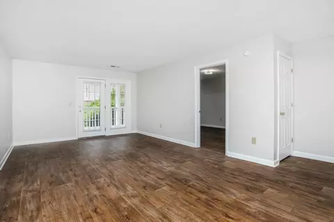3825 Hixson Pike #211, Chattanooga, TN 37415