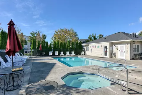 621 SE 168th Ave #056, Vancouver, WA 98684