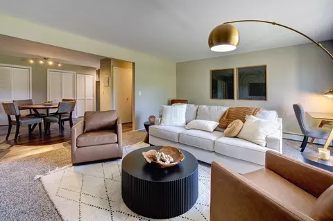 1331 Modaff Rd #1307B12, Naperville, IL 60565