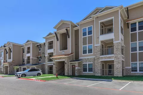 2825 Main St #822, Buda, TX 78610