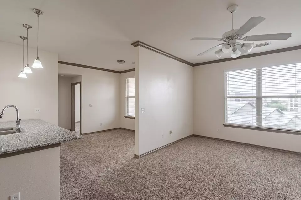  1808 Tradewinds Blvd #D-305, Midland, TX 79706 photo 3