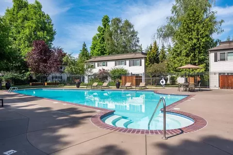 2555 Willakenzie Rd #2525-2, Eugene, OR 97401