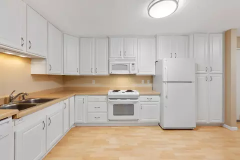 2250 Victoria St N #129, Roseville, MN 55113